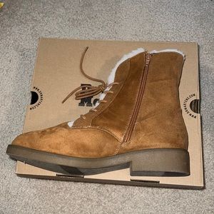 American Eagle Boots- Brown, size 11 Women